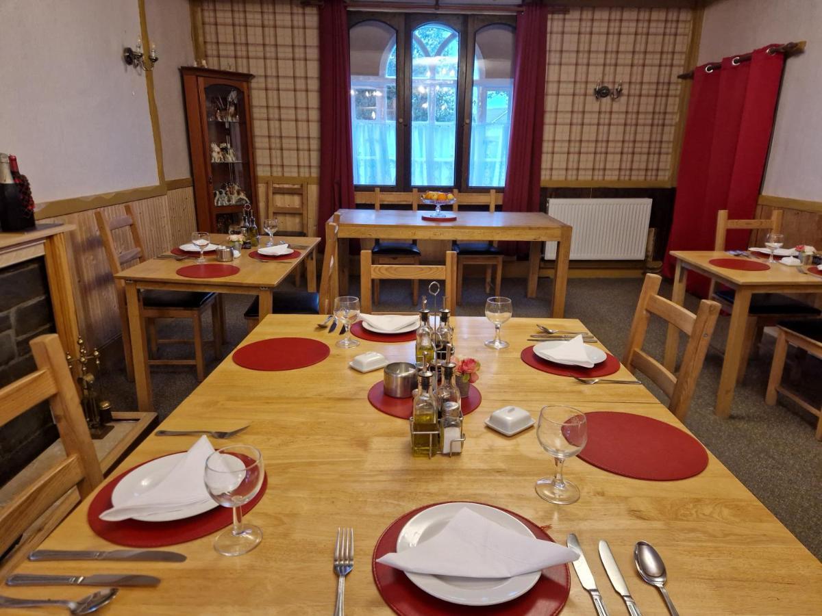 Hotel Ty Llew à Llandysilio Extérieur photo