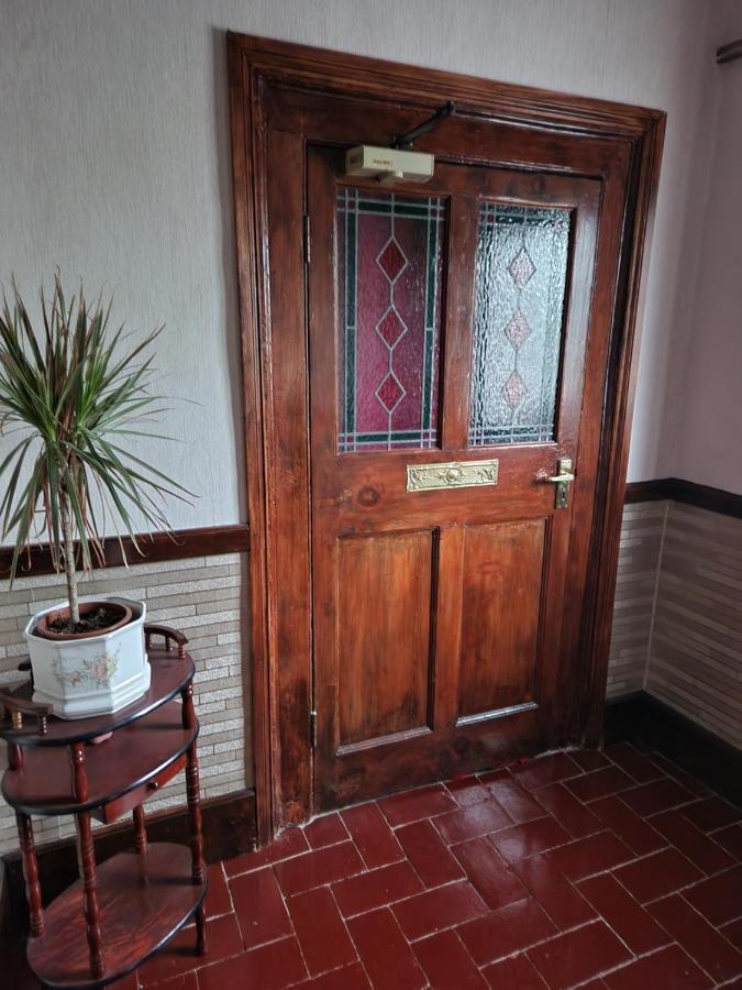 Hotel Ty Llew à Llandysilio Extérieur photo