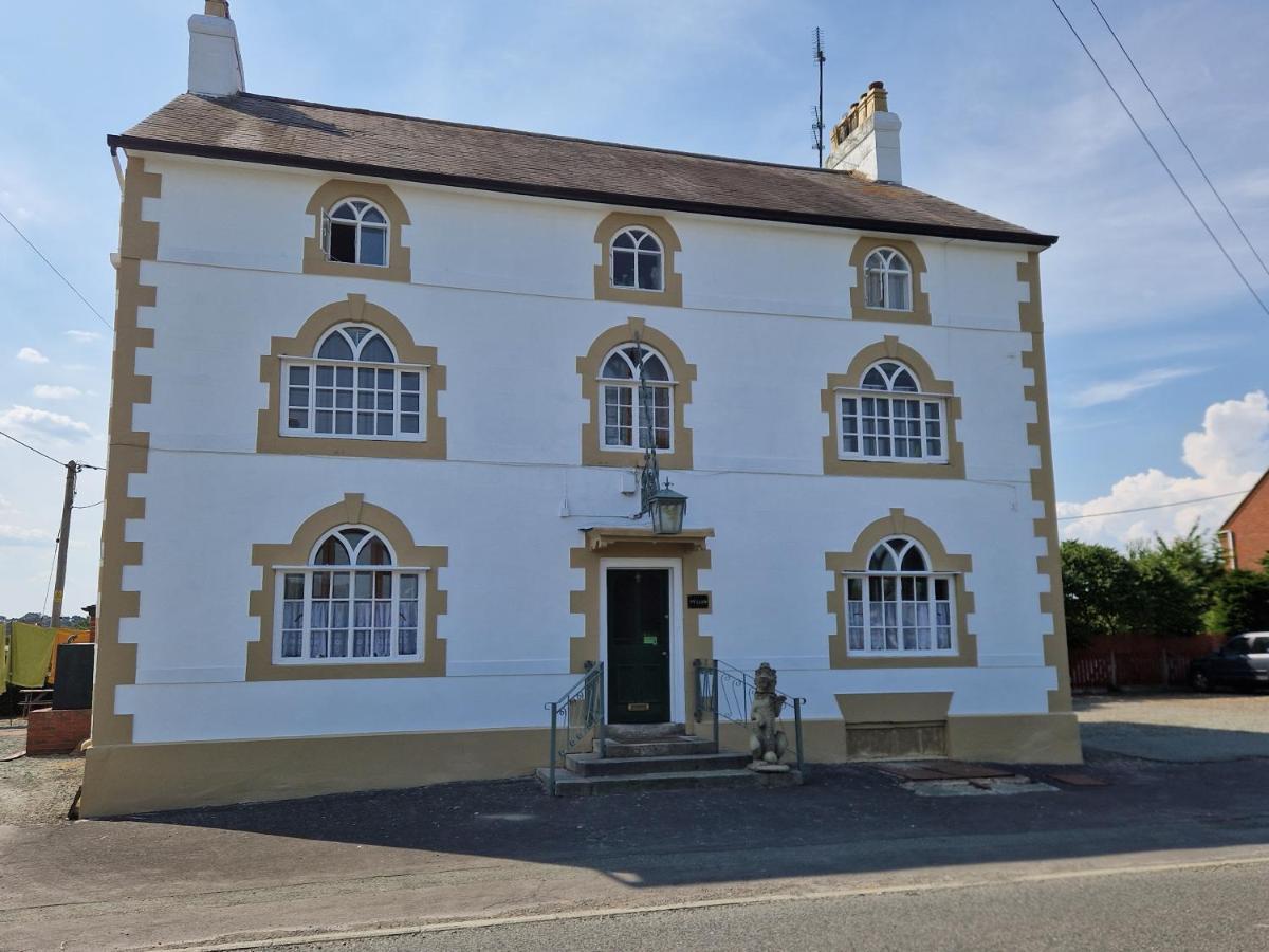 Hotel Ty Llew à Llandysilio Extérieur photo