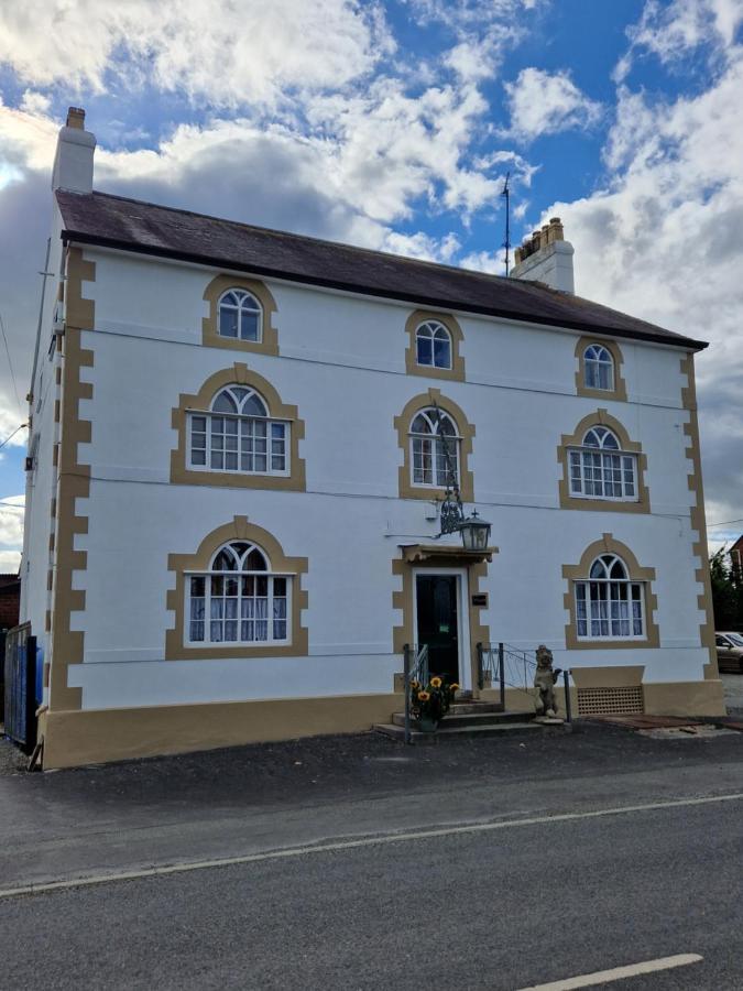 Hotel Ty Llew à Llandysilio Extérieur photo
